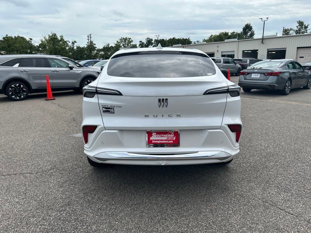2025 Buick Envista Avenir photo 2