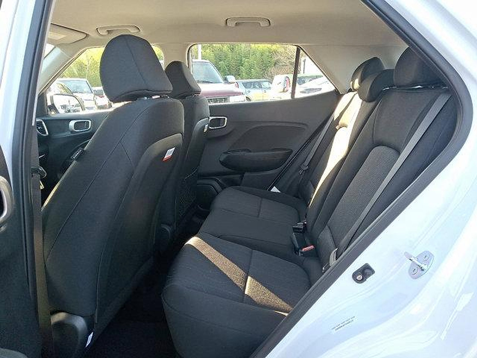 2026 Hyundai Venue SE photo 4