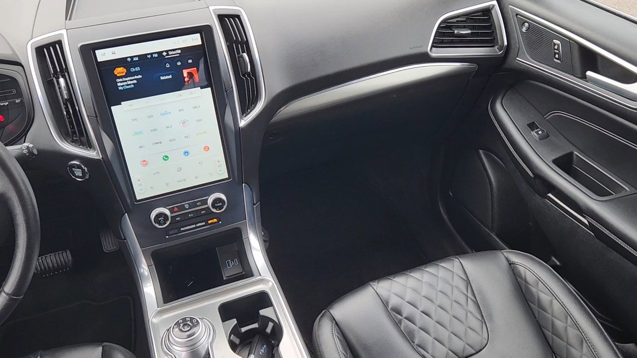 2023 Ford Edge Titanium photo 6
