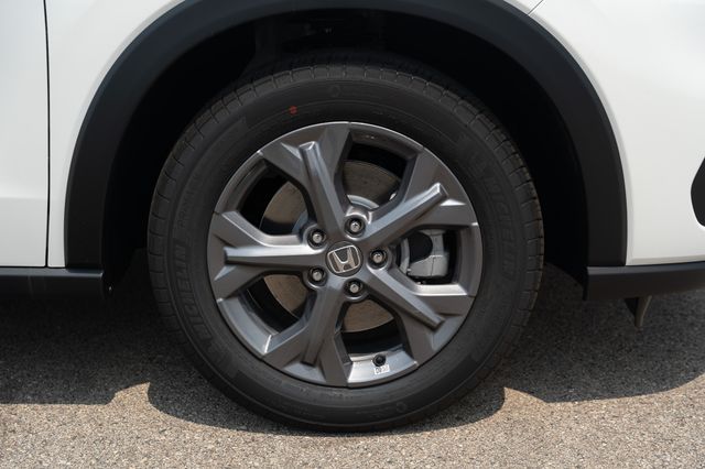 2026 Honda HR-V LX photo 8