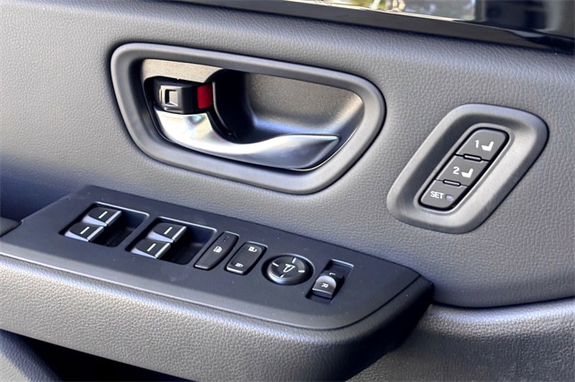 2025 Honda Pilot Touring photo 18