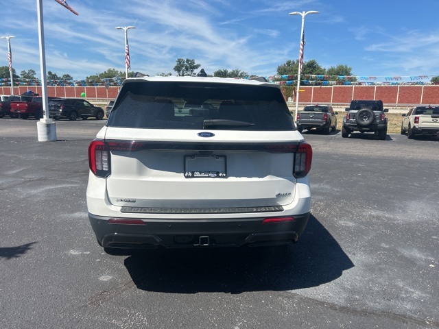 2025 Ford Explorer ST-Line photo 4