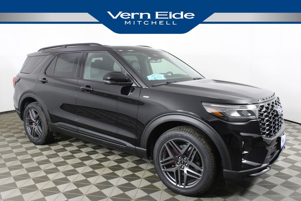 2026 Ford Explorer ST-LINE's photo