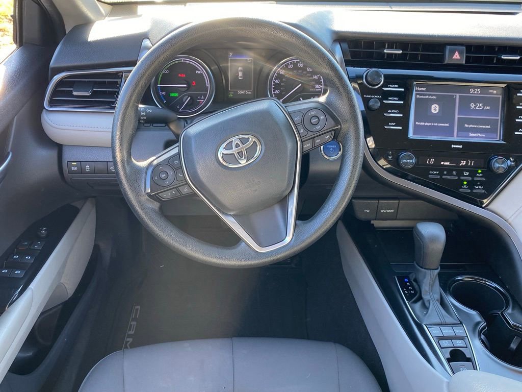2020 Toyota Camry Hybrid LE photo 8