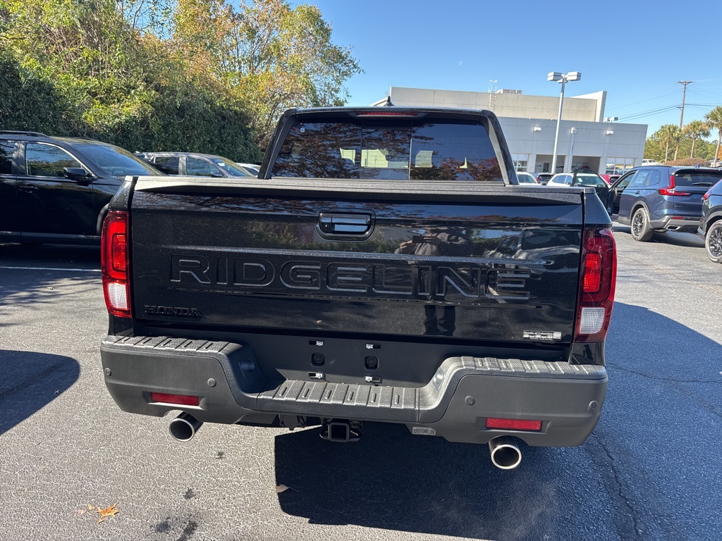 2026 Honda Ridgeline Black Edition photo 3