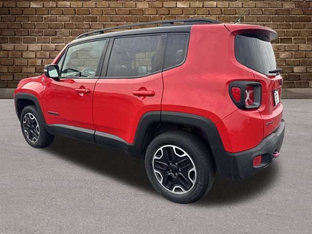2017 Jeep Renegade Trailhawk photo 3