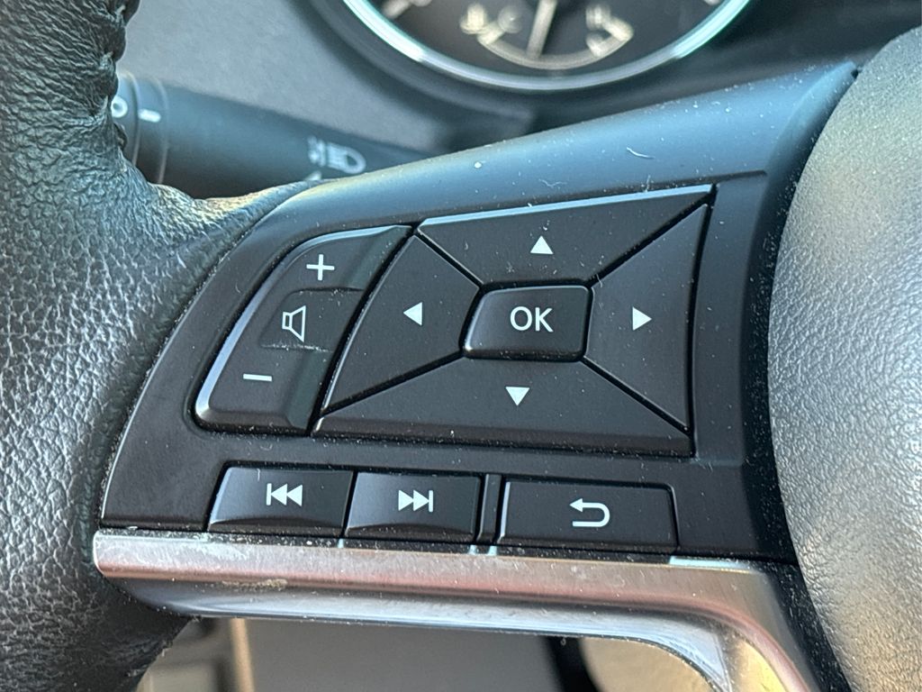 2019 Nissan Rogue SV photo 28