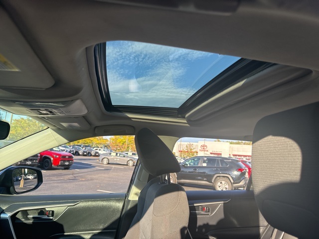 2019 Toyota RAV4 XLE photo 36