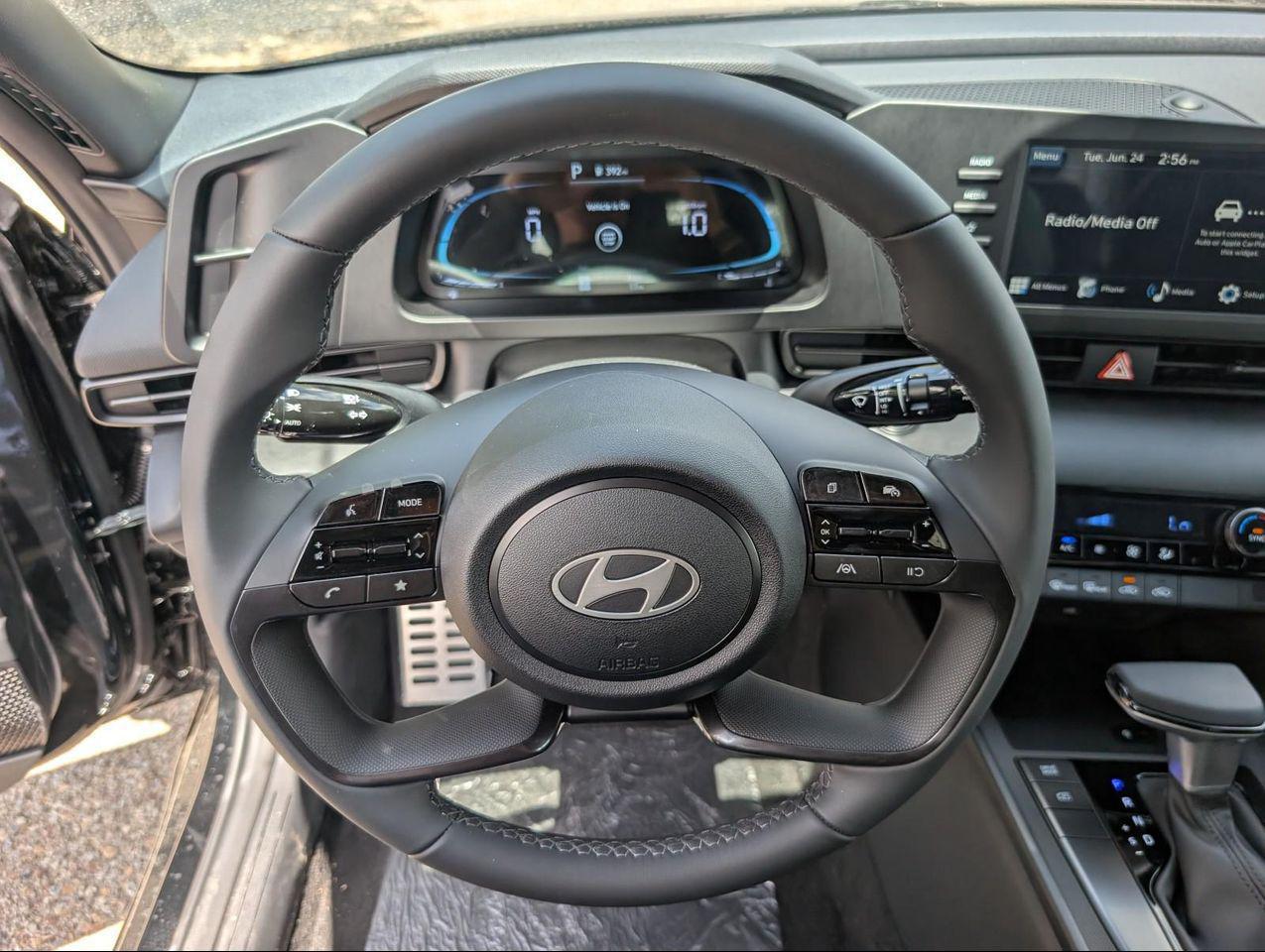 2025 Hyundai Elantra SEL Sport photo 12