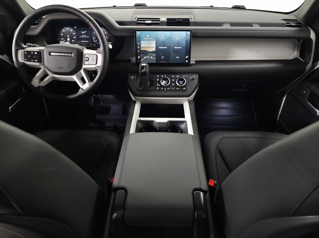 2025 LAND ROVER DEFENDER - Image 13