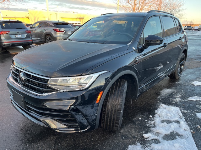 2024 Volkswagen Tiguan SE R-Line Black photo 3