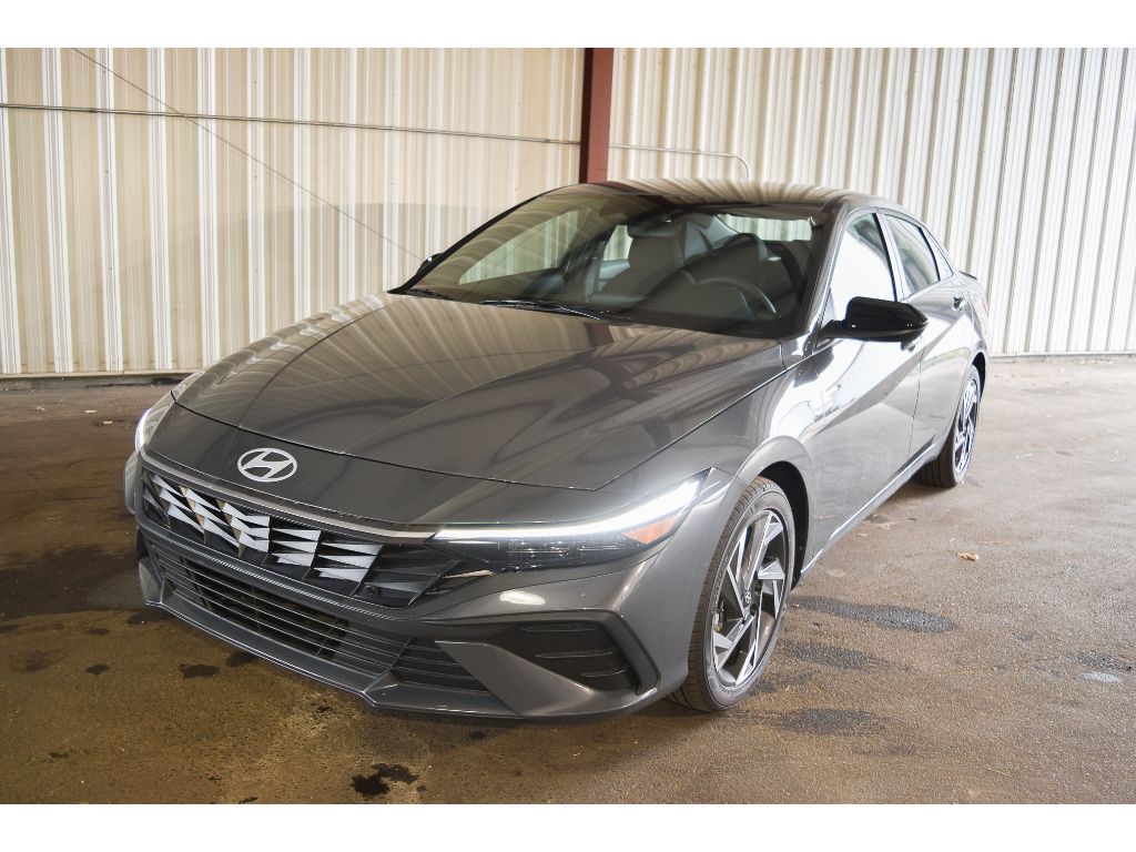 2025 Hyundai Elantra SEL Sport photo 3