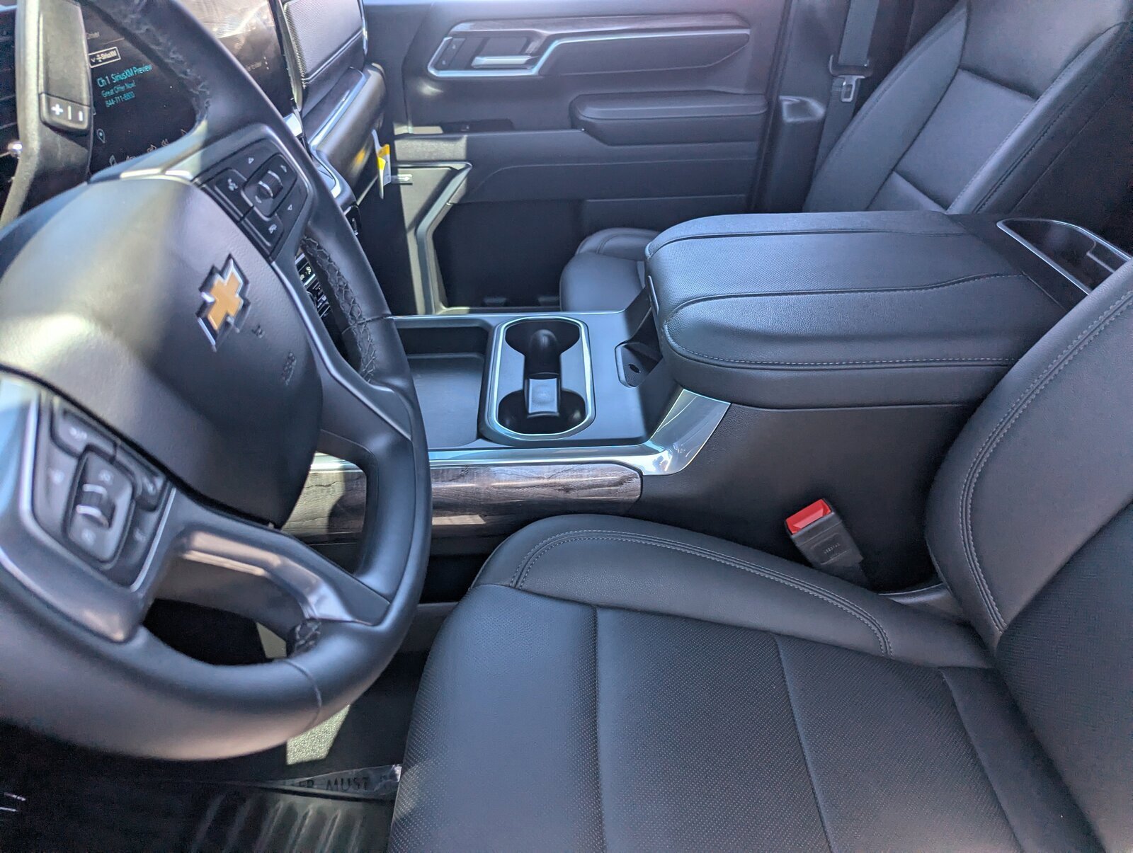 2025 Chevrolet Silverado 2500HD LTZ photo 17