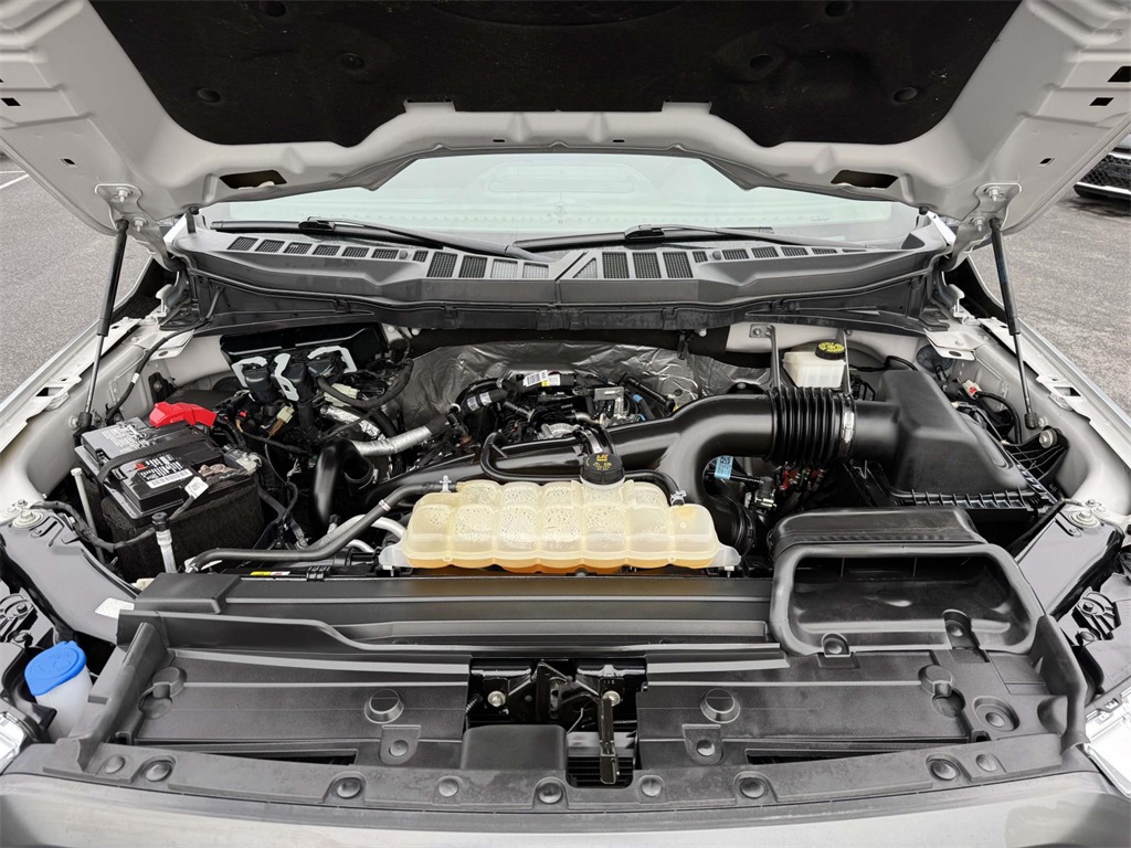 2023 Ford F-150 XLT photo 12