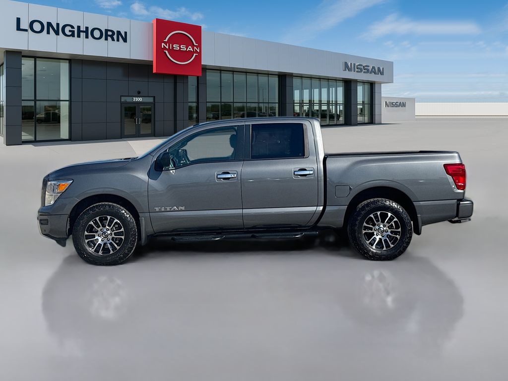2021 Nissan Titan SV photo 4