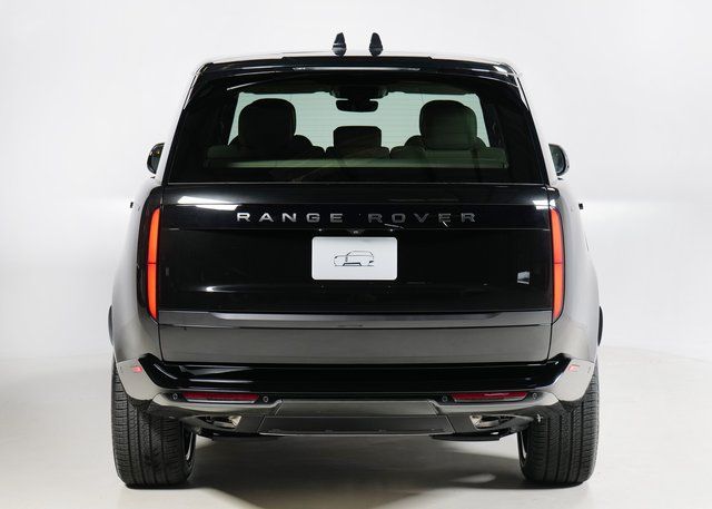 2025 Land Rover Range Rover SE photo 7