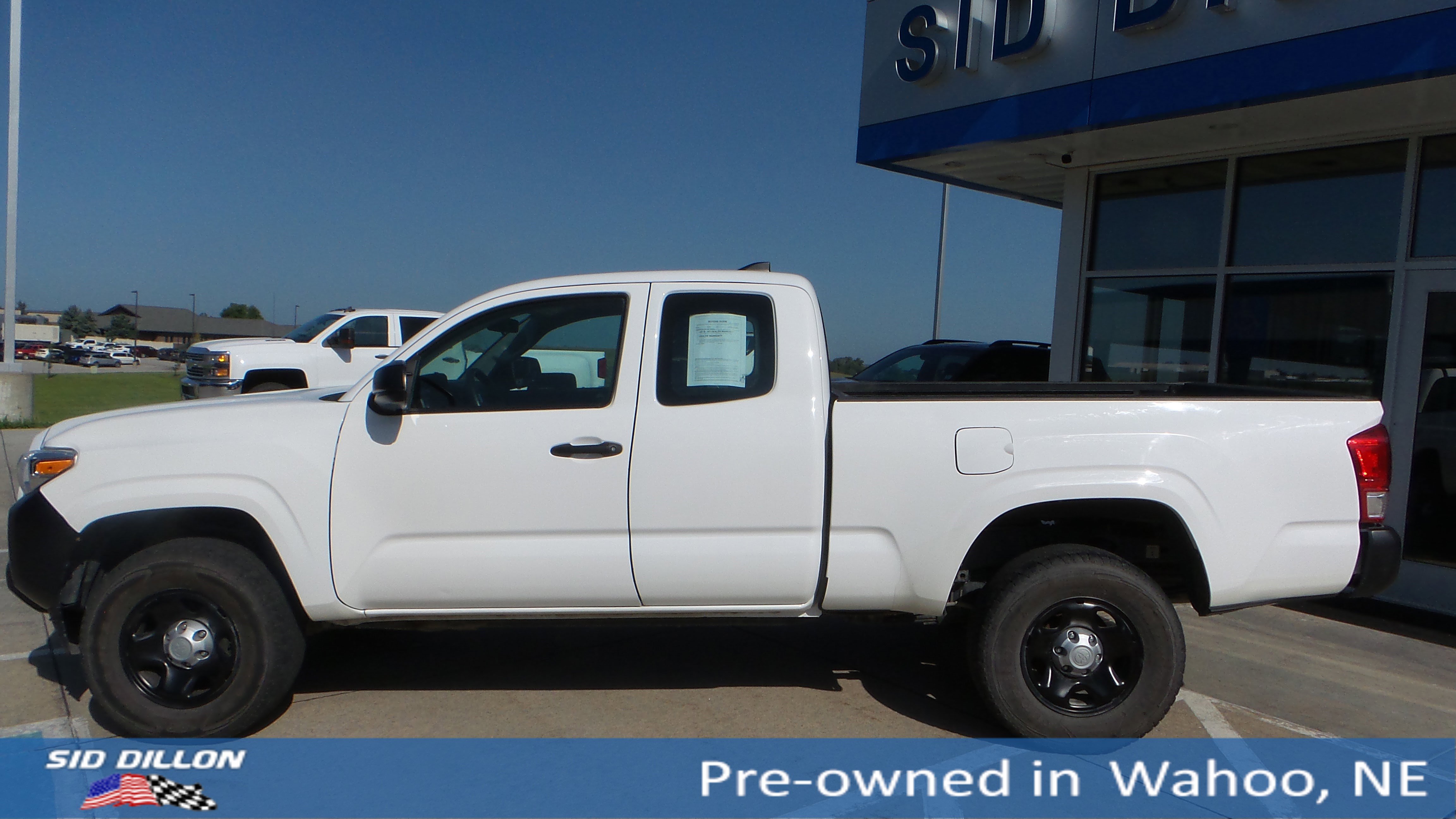 2017 Toyota Tacoma SR photo 2