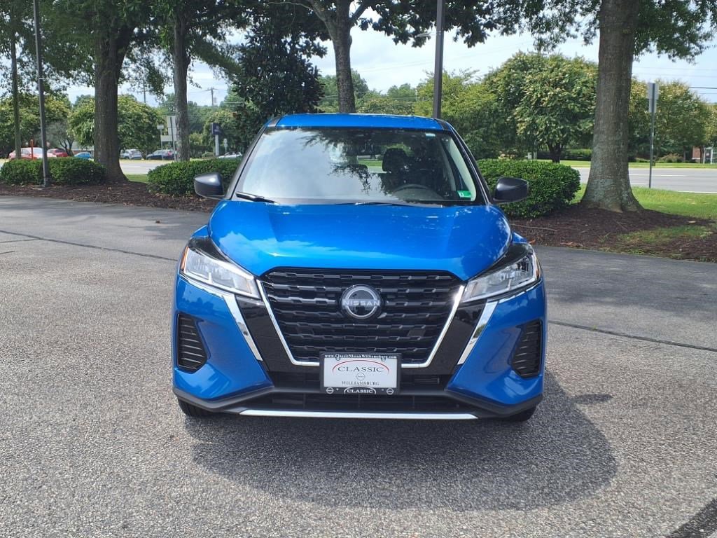 2025 Nissan Kicks Play S photo 2