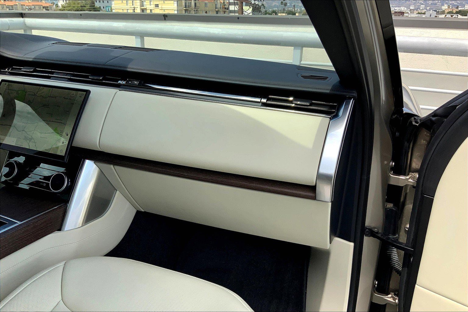 2022 Land Rover Range Rover SE photo 19