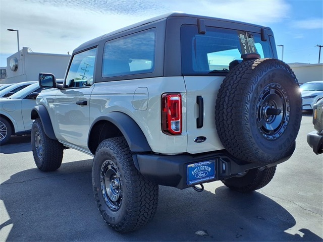 2025 Ford Bronco Base photo 4