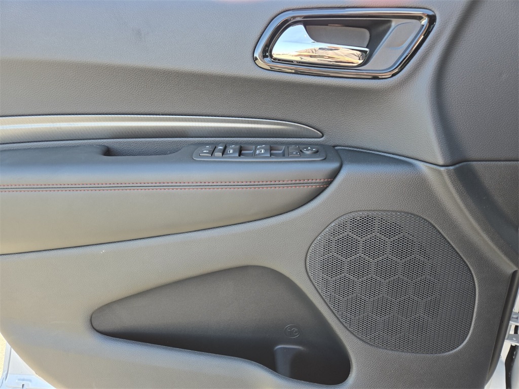 2025 Toyota RAV4 R/T photo 9