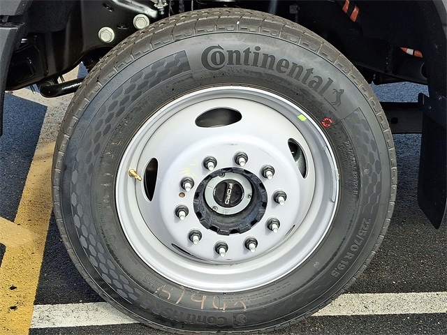 2026 Ford F-550 photo 2