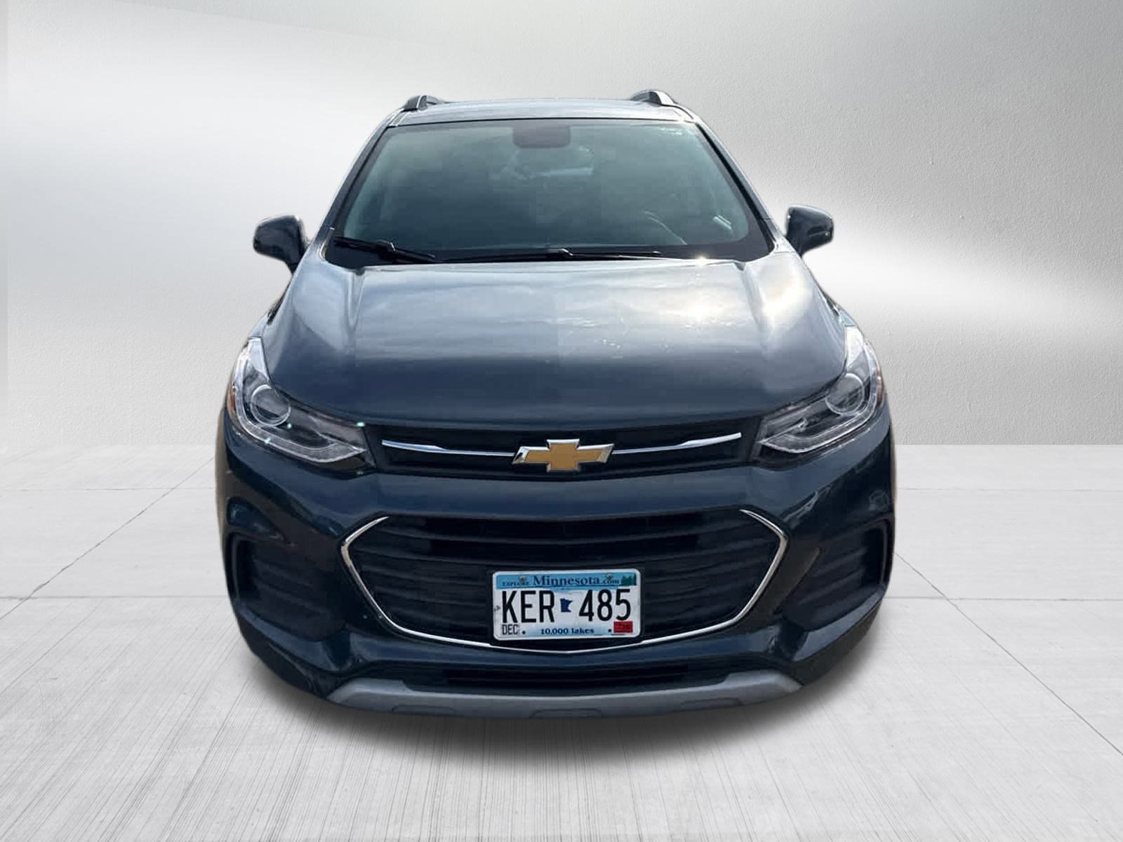 Used 2022 Chevrolet Trax LT with VIN KL7CJPSM1NB563487 for sale in Brooklyn Center, MN