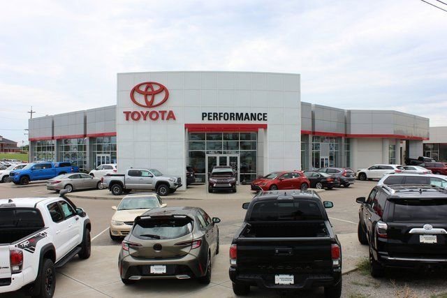 2019 Toyota Camry SE photo 17