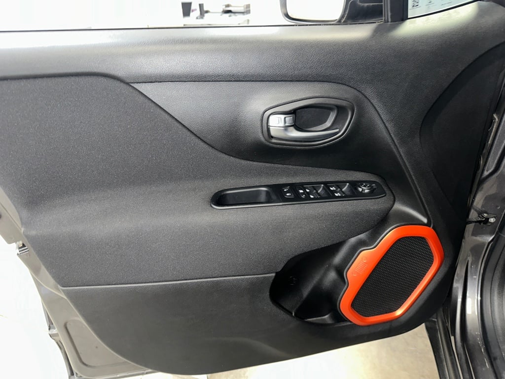 2019 Jeep Renegade Upland photo 3