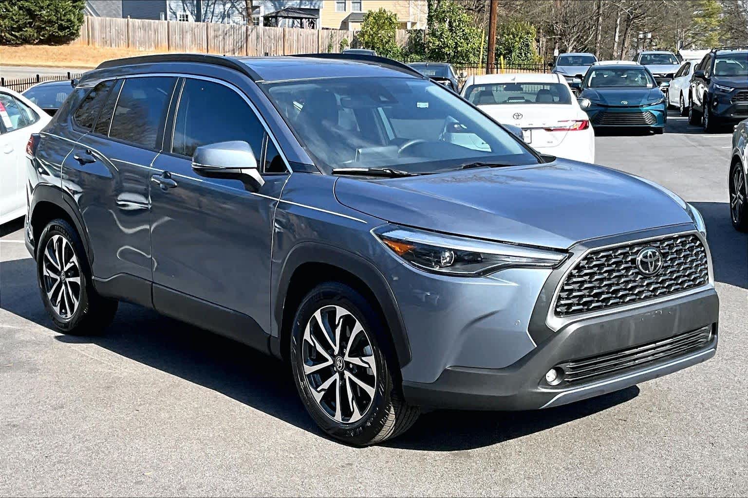 Used 2022 Toyota Corolla Cross XLE with VIN 7MUDAAAG1NV008697 for sale in Northfield, Minnesota