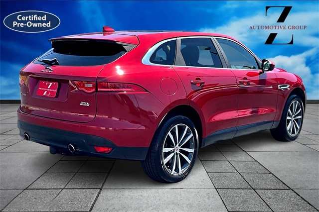 2017 Jaguar F-PACE Prestige photo 2