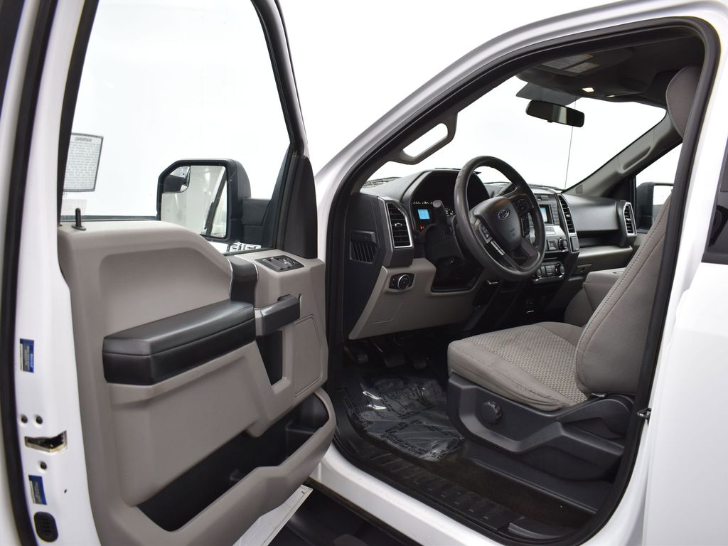 2015 Ford F-150 XLT photo 6