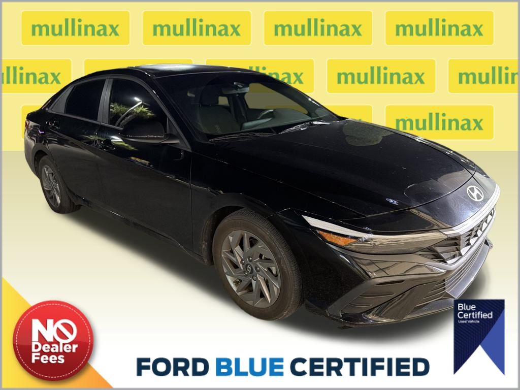 2024 Hyundai Elantra SEL's photo