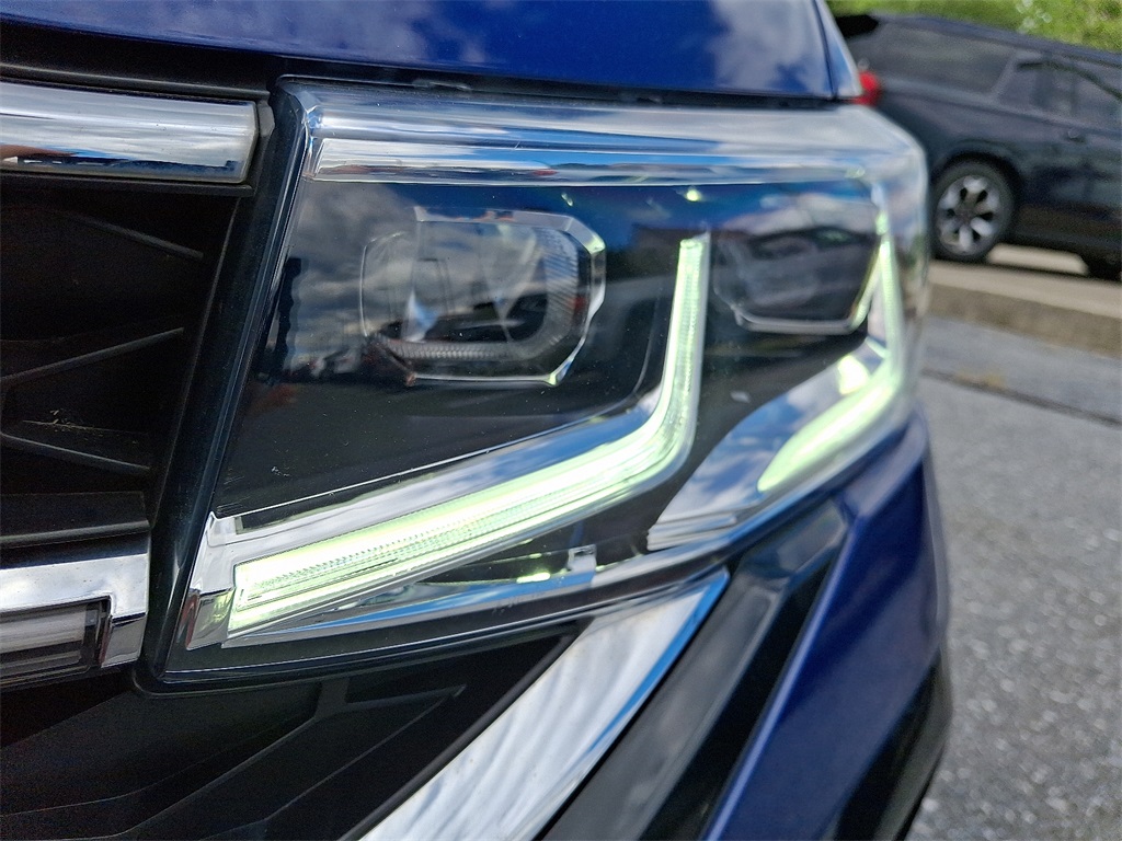 2022 Volkswagen Taos SEL photo 9