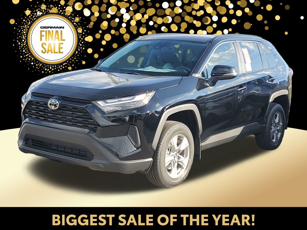 2025 Toyota RAV4 XLE's photo