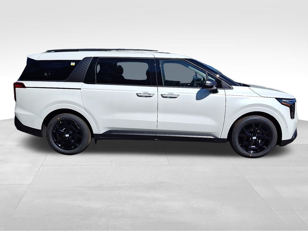 2026 Kia Carnival SX photo 5