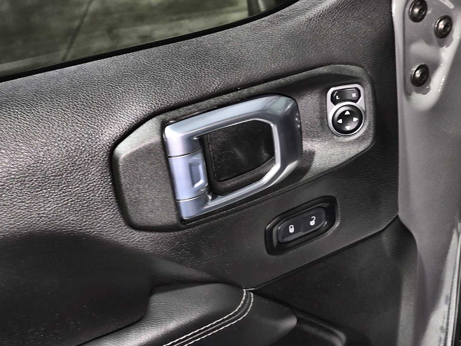 2022 Jeep Gladiator Overland photo 18