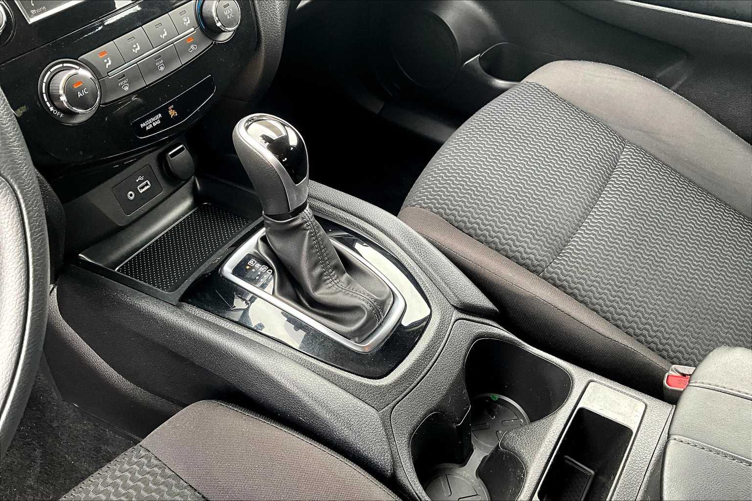 2020 Nissan Rogue Sport S photo 11
