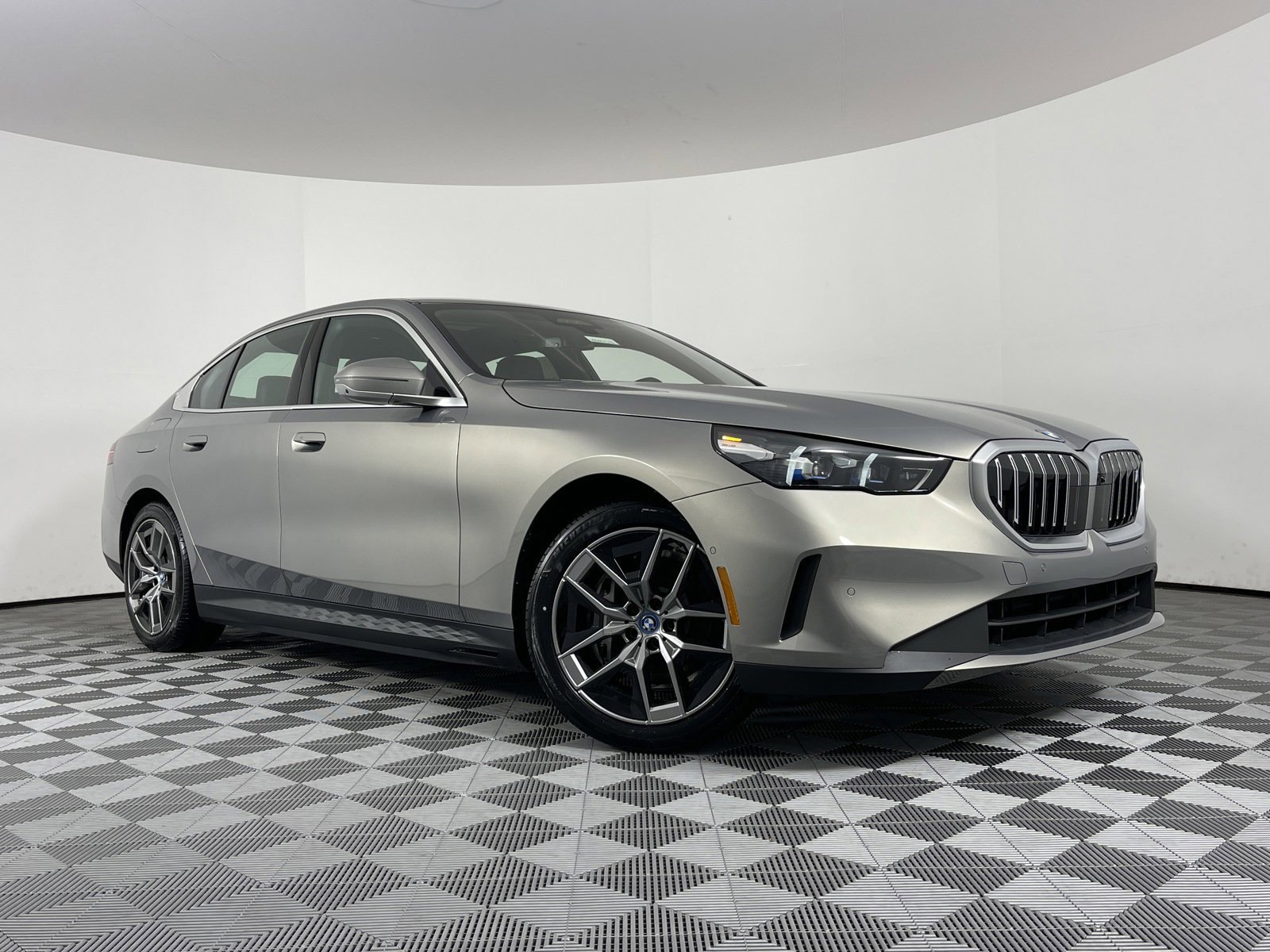 2024 Bmw i5 eDrive40 photo 2