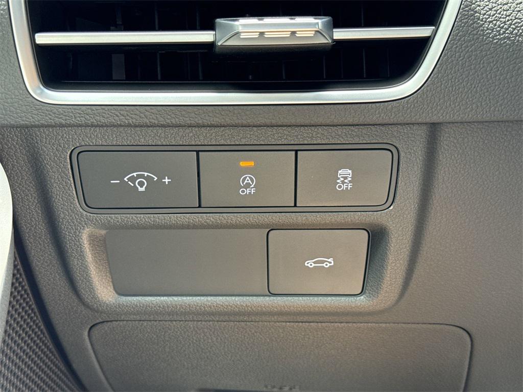 2025 Hyundai Sonata SE photo 16