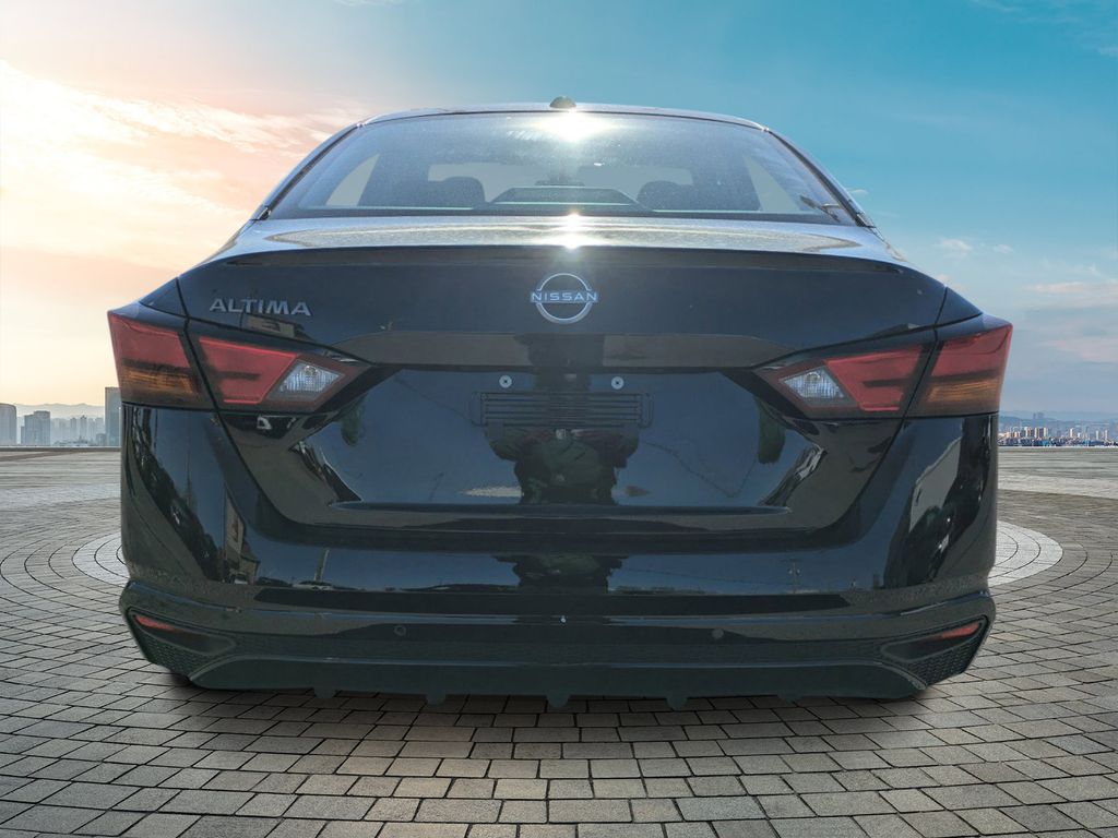 2025 Nissan Altima S photo 4