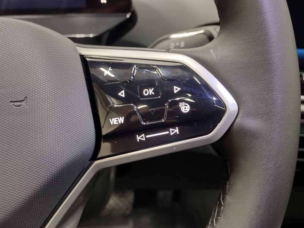 2025 Volkswagen ID.4 Pro Plus photo 25