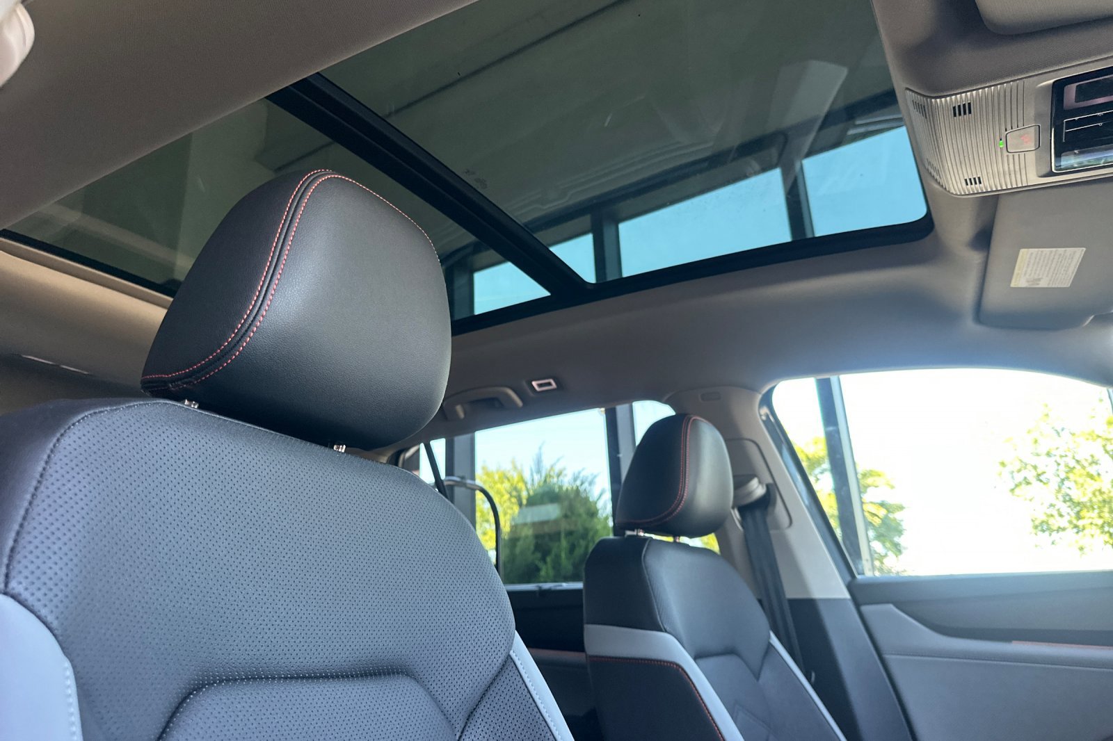 2025 Volkswagen Atlas Peak Edition SE photo 17