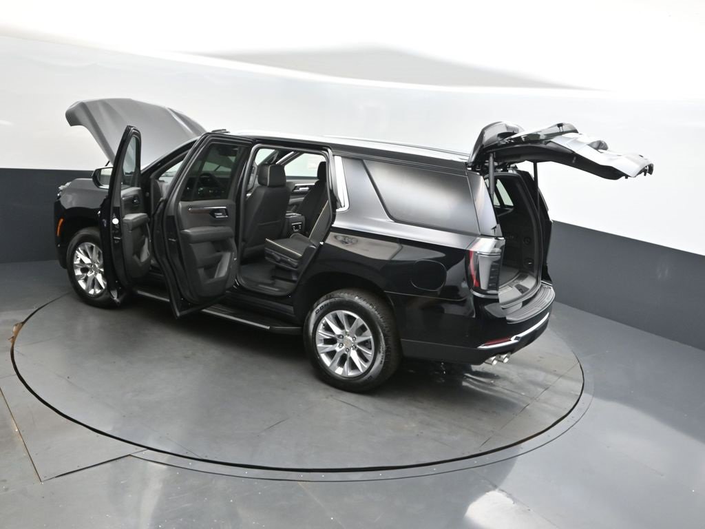2025 Chevrolet Tahoe Premier photo 2