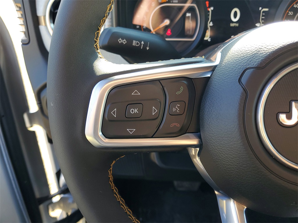 2024 Jeep Wrangler Sahara photo 15