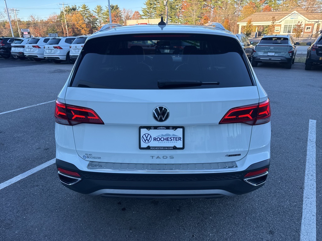 2022 Volkswagen Taos SE photo 4