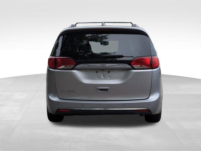 2020 Chrysler Pacifica Touring L photo 4