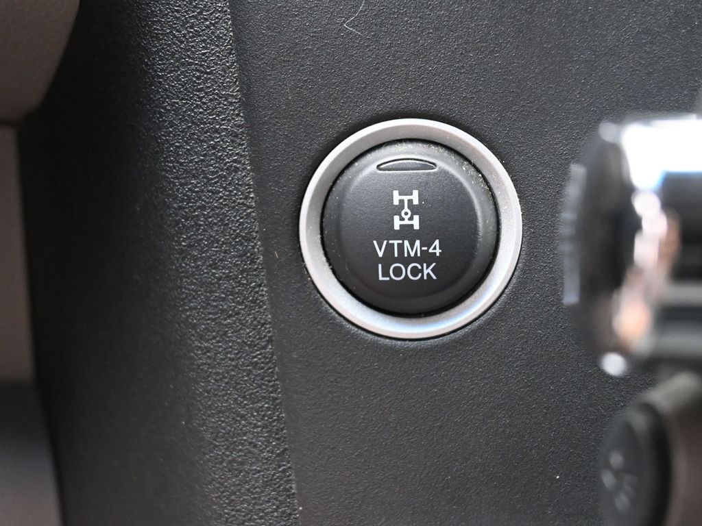 2015 Honda Pilot Touring photo 25