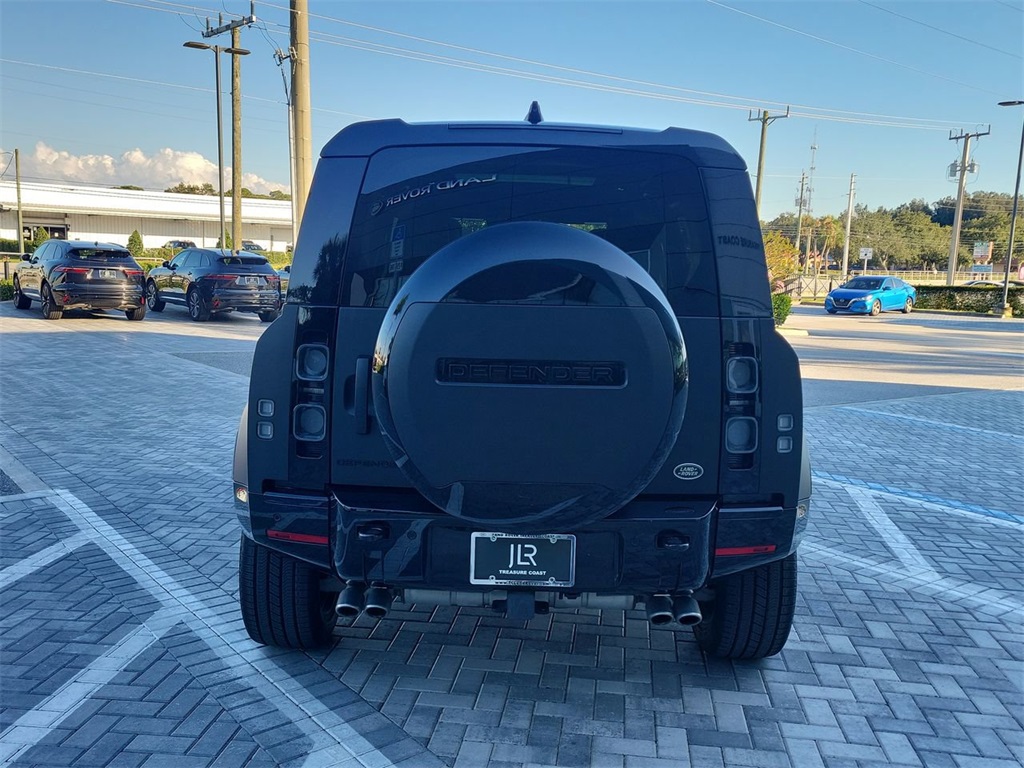 2023 Land Rover Defender 110 V8 photo 4