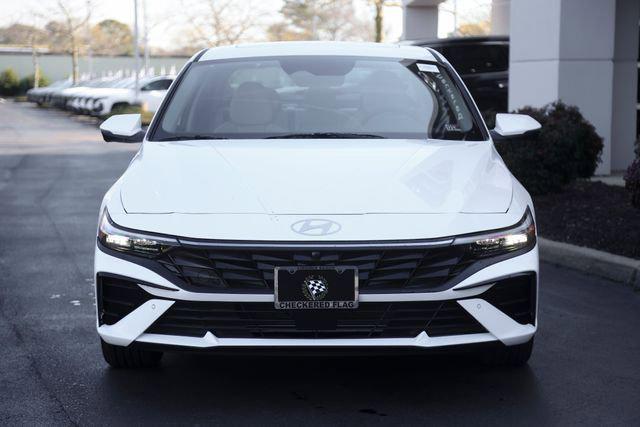 2025 Hyundai Elantra Limited photo 5